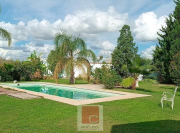 Casa · 374m² · 5 Ambientes · 2 Cocheras · Casa en Lujan de Cuyo