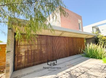 Casa · 225m² · 6 Ambientes · 2 Cocheras · Casa en Venta en El Canton Norte a La Laguna con 3 Dorm.