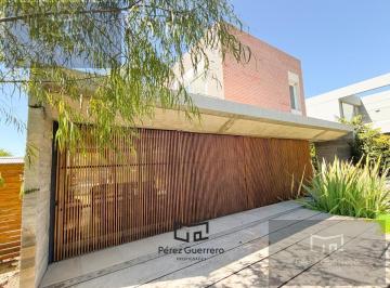 Casa · 225m² · 6 Ambientes · 2 Cocheras · Casa en Venta en El Canton Norte a La Laguna con 3 Dorm.