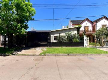 Casa · 88m² · 4 Ambientes · 2 Cocheras · Venta Casa 3 Amb + Depto Ituzaingo Financiacion
