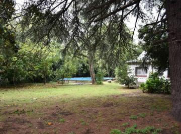 Casa · 245m² · 5 Ambientes · 2 Cocheras · Venta de Importante Propiedad en 478 E/ 11 y 12 City Bell