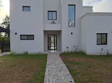 Casa · 180m² · 5 Ambientes · 1 Cochera · Casa en Venta en San Matias - Area 2, San Matias, Escobar