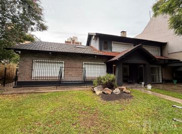 Casa · 374m² · 7 Ambientes · 2 Cocheras · Casa en Olivos en Venta 7 Ambientes