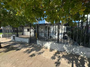 Casa de 9 ambientes, Córdoba · Oportunidad! Casa Esquina con Tremendo Patio!