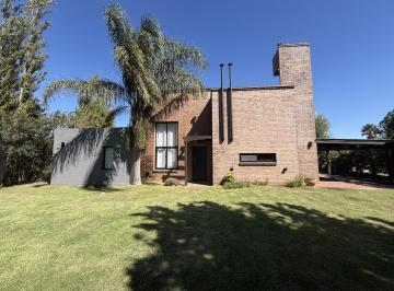 Casa · 200m² · 4 Ambientes · 2 Cocheras · Casa 3 Dorm., Alquiler, Roldán, Barrio Cerrado Puerto Roldán