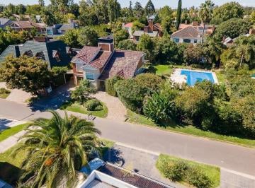 Casa · 306m² · 5 Ambientes · 1 Cochera · Casa en Venta en Country Campo Chico