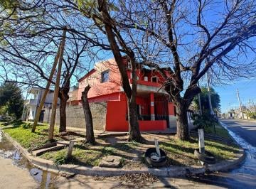 Casa · 154m² · 3 Ambientes · 1 Cochera · Casa en Venta en G. de Laferrere
