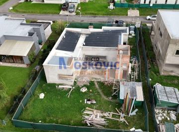 Casa · 154m² · 4 Ambientes · 2 Cocheras · Casa en Fincas de Alvarez - Casa en Construccion - a Estrenar