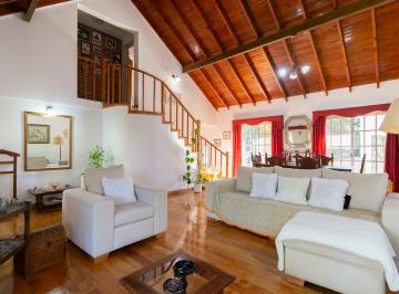 Casa · 310m² · 7 Ambientes · 4 Cocheras · Casa en Venta. Barrio Cerrado: "Vistas del Golf". Don Torcuato.