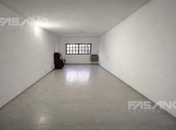 Departamento · 61m² · 3 Ambientes · Amplio PH 3 Amb en Ballester - Patio - Apto Mascotas - Sin Expensas