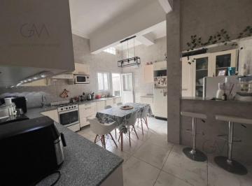 PH · 120m² · 3 Ambientes · 2 Cocheras · PH - La Perla