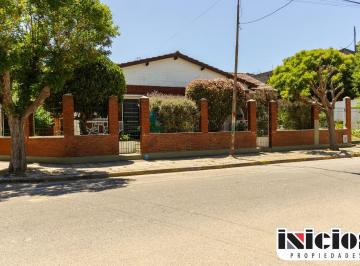 Casa de 3 ambientes, Mar de Ajó · Casa: Montevideo N° 591 - Mar de Ajo - C1068