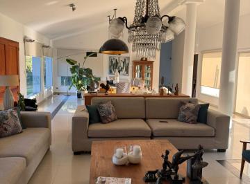 Foto · Casa en Venta con Gran Parque y Pileta - Fincas del Sur I