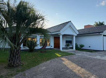 Foto · Casa en Venta con Gran Parque y Pileta - Fincas del Sur I