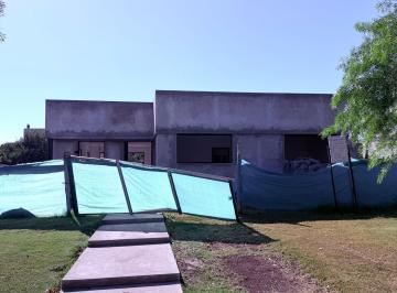 Casa · 130m² · 4 Ambientes · Casa en Venta en San Alfonso, Pilar del Este, Pilar