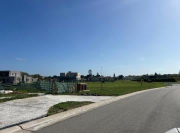 Terreno · 728m² · Venta Lote Barrio Privado Arenas Chico