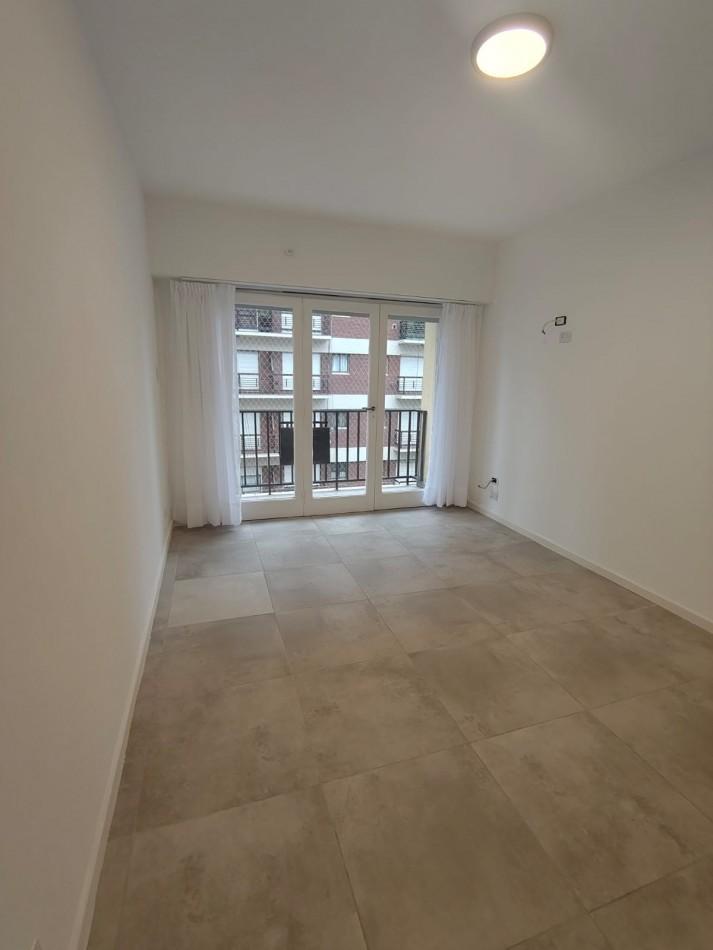 Depto 2 amb, 37m² con balcón a la calle — Gascón