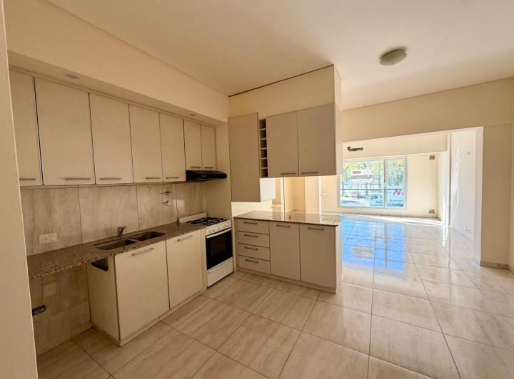 Departamento · 80m² · 4 Ambientes · 1 Cochera