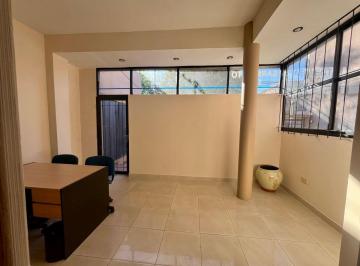 Departamento de 2 ambientes, Lanús · . Depto Planta Baja con Patio y Cochera Propia – Apto Credito
