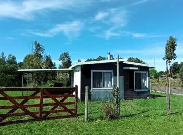 Casa · 62m² · 4 Ambientes · 1 Cochera · Casa en Venta de 3 Dorm. a m de Ruta 1 en Riachuelo