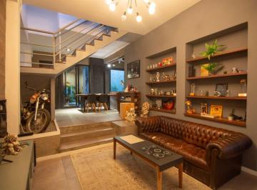Casa de 5 ambientes, Villa del Parque · Casa en Venta - Villa del Parque