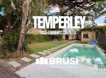 Casa · 100m² · 4 Ambientes · 2 Cocheras · Casa en Venta en Temperley - 4 Ambientes con Pileta