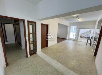 PH · 450m² · 10 Ambientes · Venta. Importante Propiedad 500 m Cub Frente a Patio Olmos Shopping. No Paga Expensas