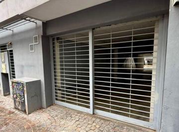 Garage , Saavedra · Cochera Amplia en Saavedra - Apta Camioneta - Cubierta y Cómoda