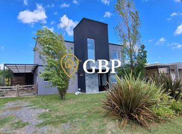 Casa · 180m² · 6 Ambientes · 3 Cocheras · Casa en Venta en Canning Barrio Los Talas