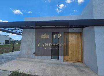 Casa · 148m² · 4 Ambientes · 3 Cocheras · Mmc. Hermosa Casa en Venta 5 Amb en Santa Elisa, Pdl
