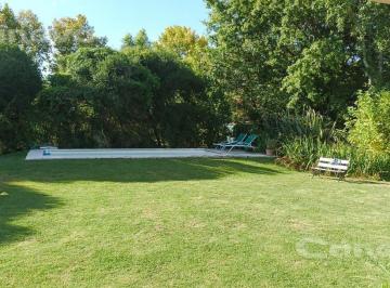 Casa · 160m² · 6 Ambientes · 2 Cocheras · Casa en San Andres