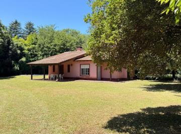 Casa · 1824m² · 3 Ambientes · Casa en Venta – Barrio La Araucaria | Salvador María
