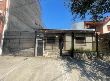 Casa · 237m² · 5 Ambientes · 2 Cocheras · Casa 4 Ambientes en Martínez