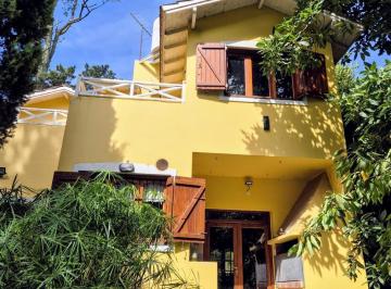 Casa · 103m² · 4 Ambientes · 1 Cochera · Casa en Bosque Peralta Ramos