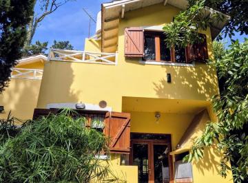 Casa · 103m² · 4 Ambientes · 1 Cochera · Casa en Bosque Peralta Ramos