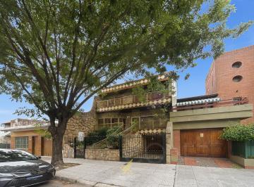 Casa · 315m² · 4 Ambientes · 3 Cocheras · Casa en Venta Versalles