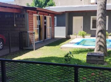 Casa · 99m² · 4 Ambientes · 1 Cochera · Venta Casa 3 Habitaciones Pileta Quincho Garage Jardin Accesos Cercanos