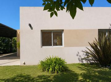 Casa · 110m² · 4 Ambientes · 1 Cochera · Casa Chalet en Venta en San Eduardo, Pilar del Este, Pilar