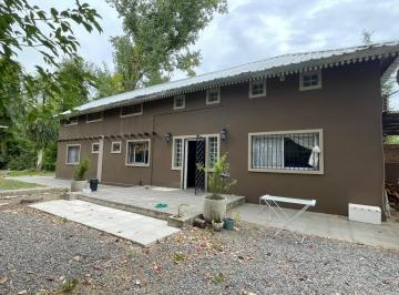 Casa · 160m² · 3 Ambientes · 2 Cocheras · Casa con Amplio Terreno