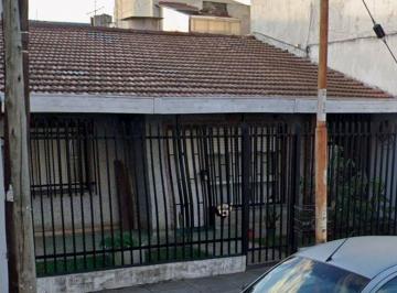 Casa de 3 ambientes, La Matanza · Casa en Lomas del Mirador. 3 Ambientes