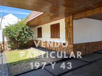 Lote Gigante de 500m² con pileta y verde. Medianeras de mampostería y rejas.
2 d · Chalet Americano Impecable. Joyita en Olmos