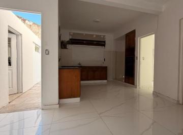 Casa · 140m² · 4 Ambientes · 4 Cocheras · Venta Chalet Lote Propio Ayolas Al 4500