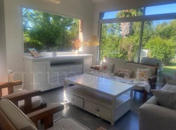 Casa · 180m² · 4 Ambientes · 1 Cochera · El Rocio - Alquiler Anual - Excelente Ubicacion Cerca del Ingreso Al Barrio - 3 Dorm.