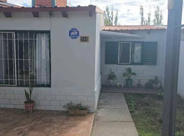 Casa · 140m² · 3 Dormitorios · 2 Cocheras · Casa San Rafael
