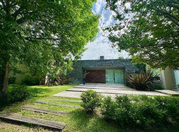 Casa · 240m² · 5 Ambientes · 2 Cocheras · Venta | Casa en Chacras de Murray | Vco Propiedades