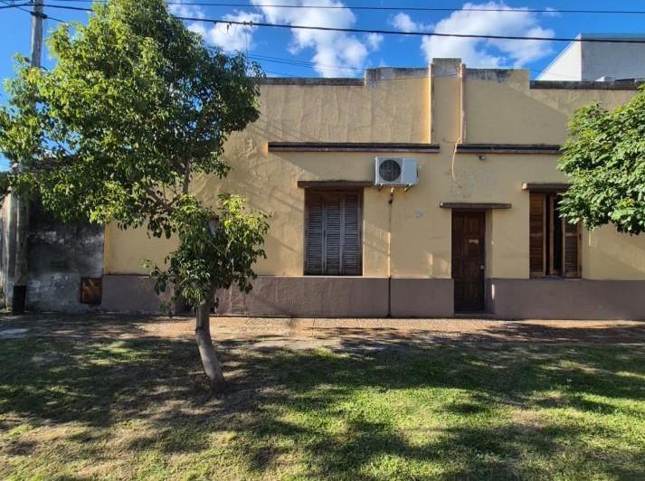 Casa · 140m² · 2 Dormitorios
