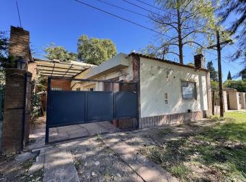 Casa · 115m² · 7 Ambientes · 1 Cochera · Casa en Venta 2 Dorm. Funes