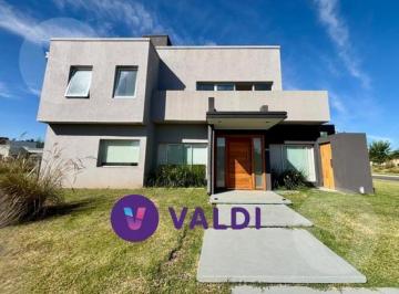 Casa · 160m² · 5 Ambientes · Casa en Venta en Santa Inés - Canning