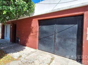 Casa · 209m² · 4 Ambientes · 3 Cocheras · Casa Venta Moron