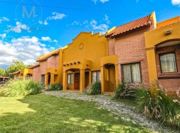 Hotel · 250m² · 7 Dormitorios · 6 Cocheras · Hotel en Merlo